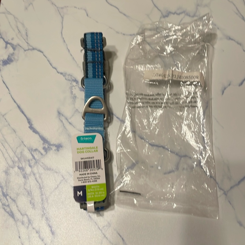 NWT’s medium martingale Frisco dog collar distributed Chewy, dark & light blue